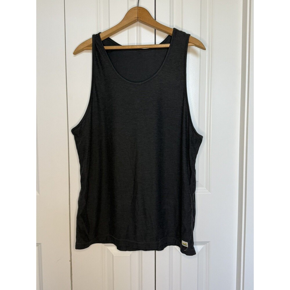 Vuori Mens Strato Tech Tank Top Dark Blue Muscle Tee Size Large